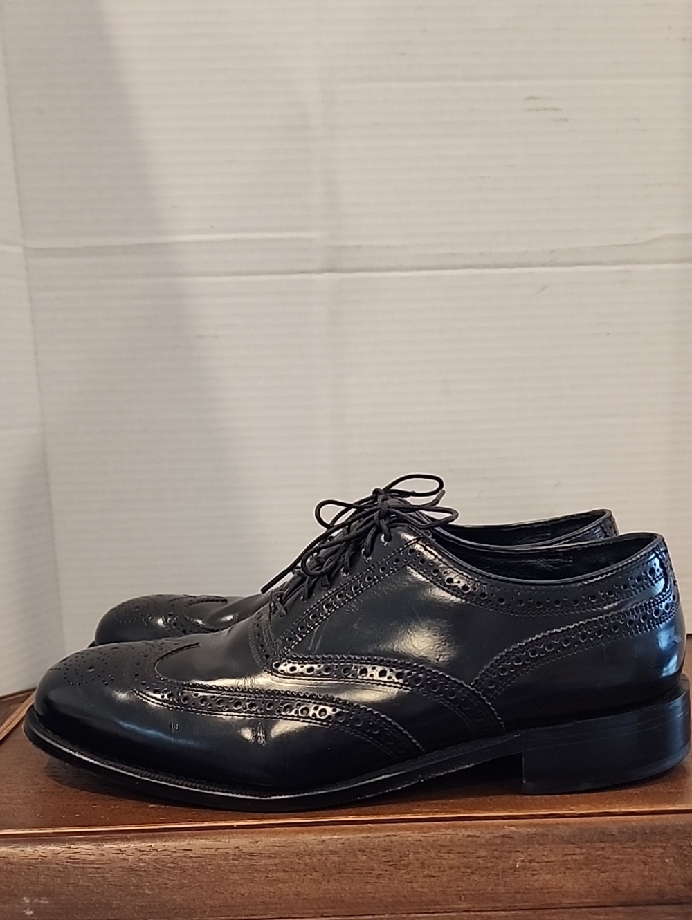 FLORSHEIM Mens Oxford Wingtip Brogue Black Oxford. 9 D.  Dress Shoes Lace Up - Picture 6 of 12
